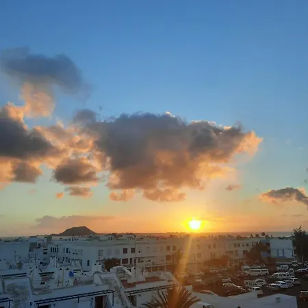 Sun & Surf Loft, Near Main Street And Beach, Wifi Fiber, Winter Garden With Sea View Apartment Corralejo