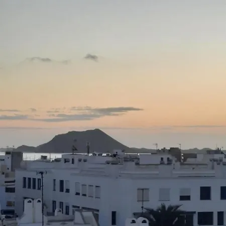 Sun & Surf Loft, Near Main Street And Beach, Wifi Fiber, Winter Garden With Sea View * Corralejo